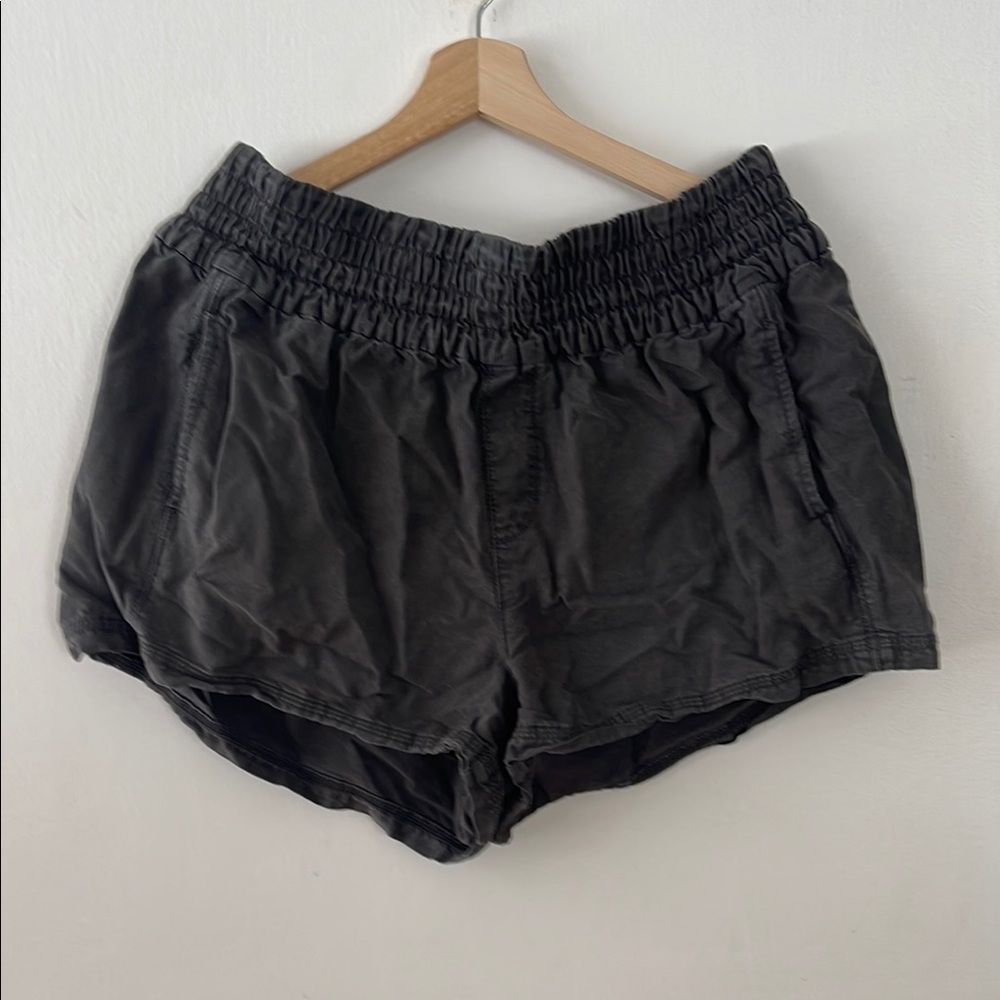 Aerie Babewatch High Waisted Pull On Shorts Black -L